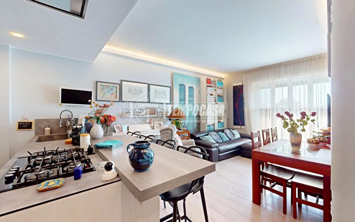 Appartamento trilocale in vendita in Piazzale Loreto, Milano