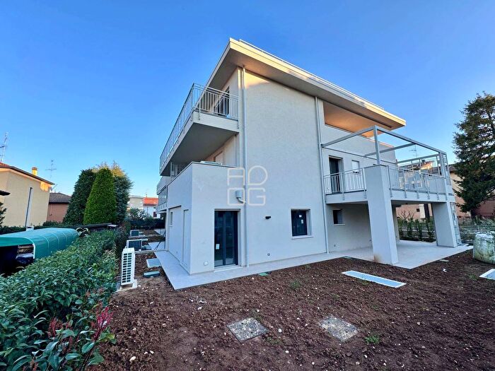 Appartamento quadrilocale in vendita in Via Rambotti, Desenzano Del Garda