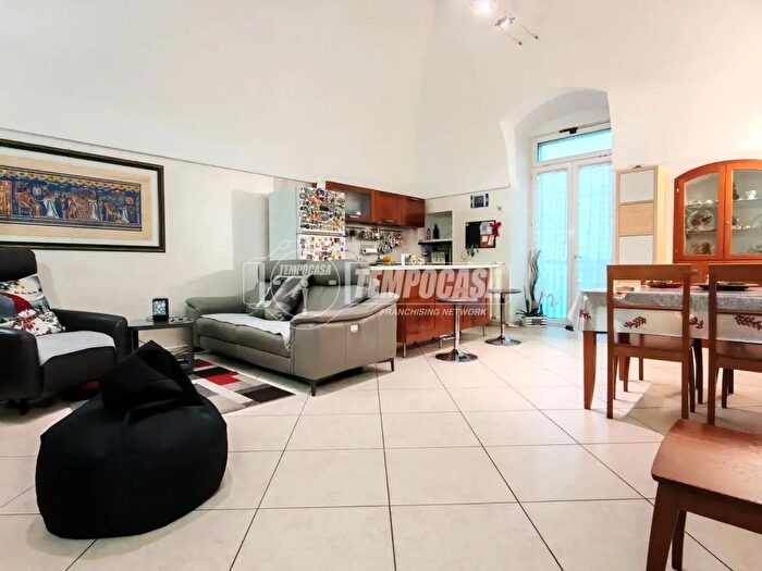 Casa trilocale in vendita in Via Fratelli Cairoli, Gioia Del Colle