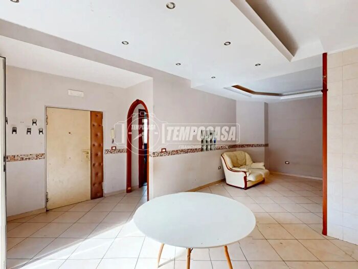 Appartamento trilocale in vendita in Via Nazionale delle Puglie, Casoria