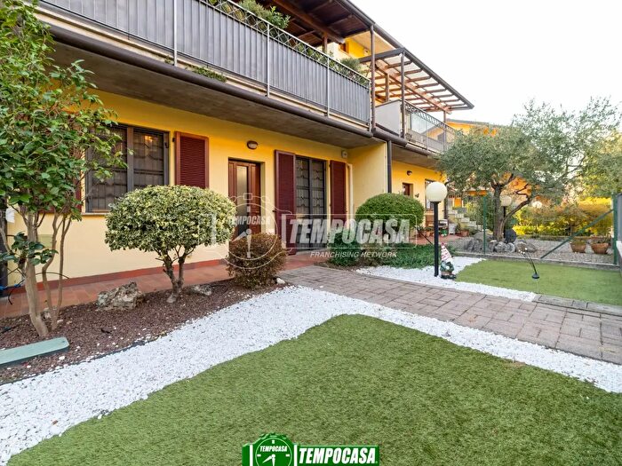 Appartamento trilocale in vendita in Via Aldo Moro, Capriate San Gervasio