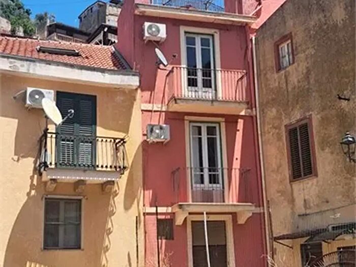 Appartamento con 6 locali in vendita in Mili San Pietro, Messina