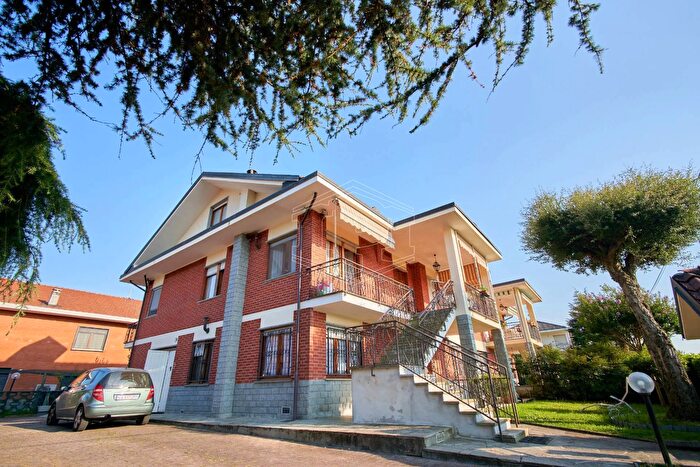 Appartamento con 6 locali in vendita in Strada dei Ronchi, Lombardore