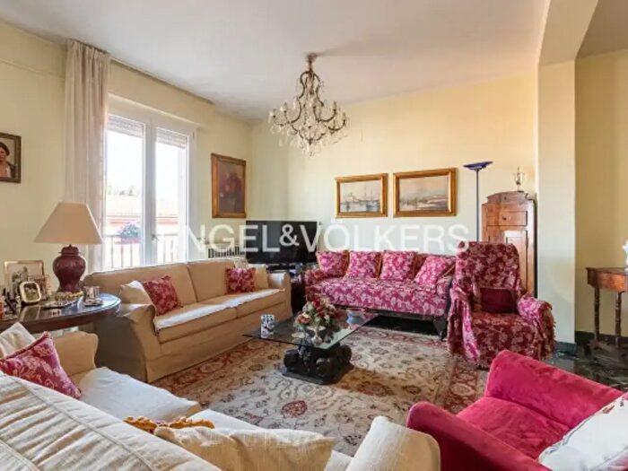 Appartamento con 6 locali in vendita in Via Santo Stefano, Bologna