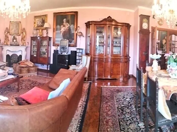 Appartamento con 9 locali in vendita in Albenga