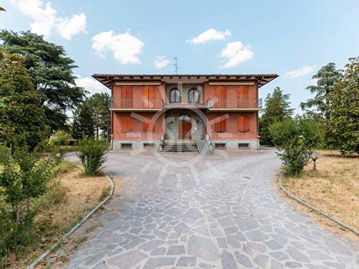 Casa con 6 locali in vendita in Via san giovanni Castel San Pietro Terme, Castel San Pietro Terme