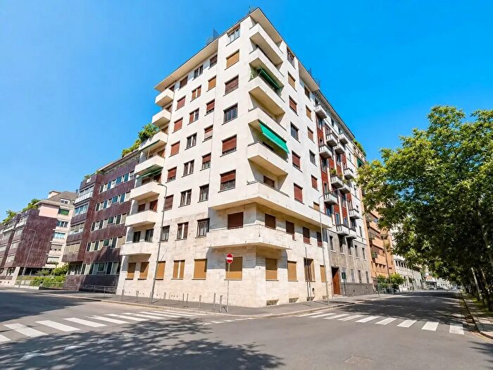 Appartamento bilocale in vendita in Viale Regina Giovanna, Milano