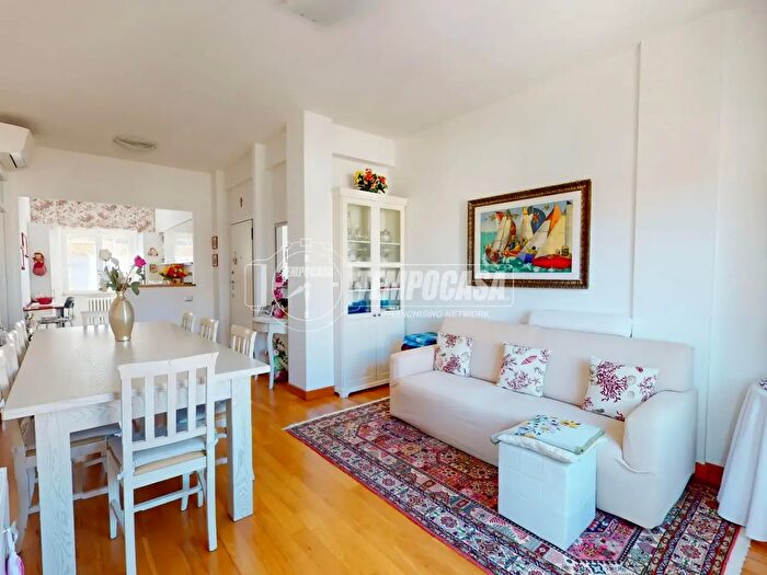 Appartamento quadrilocale in vendita in Via Giordano Bruno, Porto San Giorgio