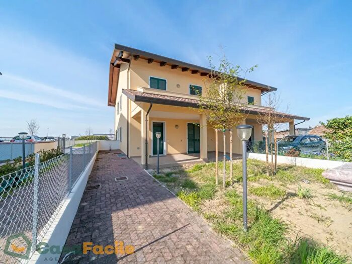 Casa quadrilocale in vendita in Via Diegaro Pievesestina, Cesena
