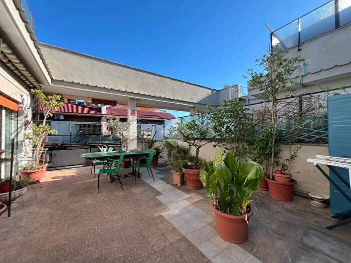 Appartamento con 5 locali in affitto in Piazzale dei Caduti della Montagnola, Roma