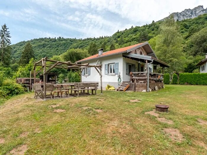 Casa trilocale in vendita in Loc Treni, Tenno