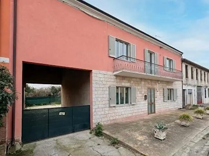 Casa con 5 locali in vendita in Badia Polesine