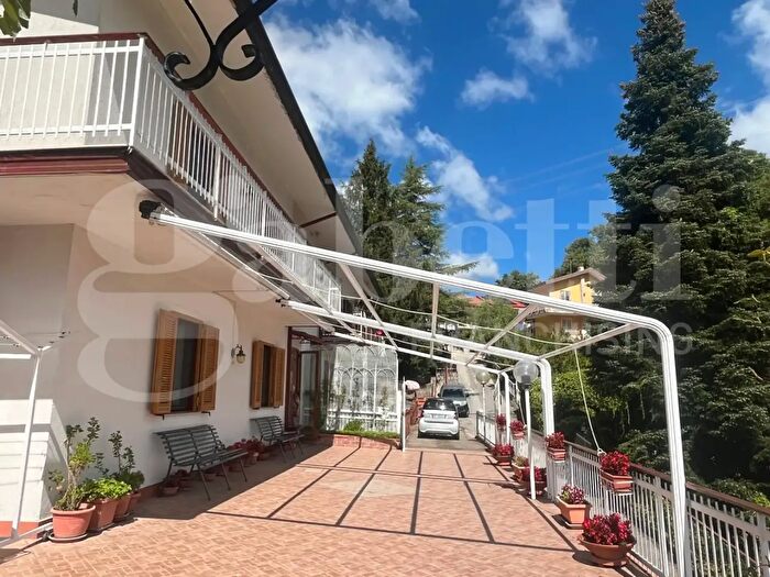 Casa con 7 locali in vendita in Via Roma, Pietrastornina