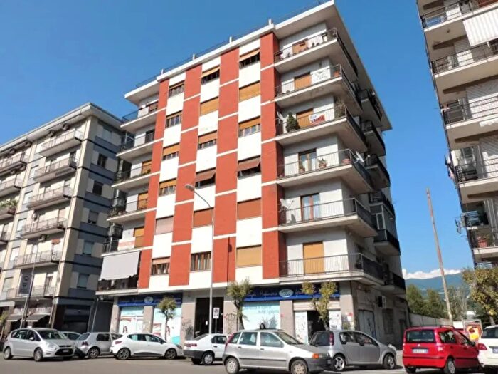 Appartamento con 5 locali in vendita in Via delle Medaglie dOro, Cosenza