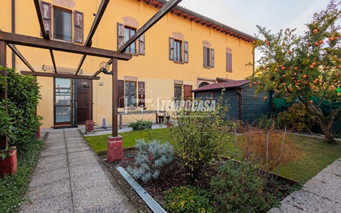 Appartamento trilocale in vendita in Strada Viazza di Pizzolese, Parma