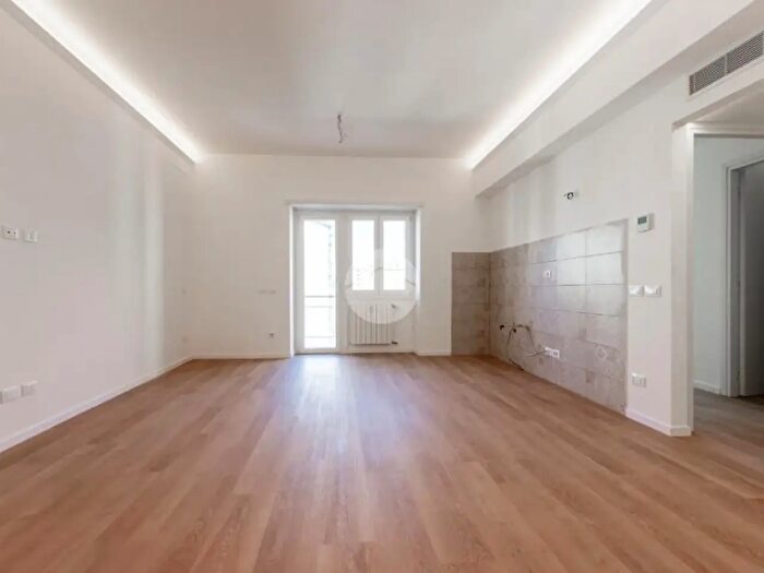 Appartamento trilocale in vendita in Via Vincenzo Cesati, Roma