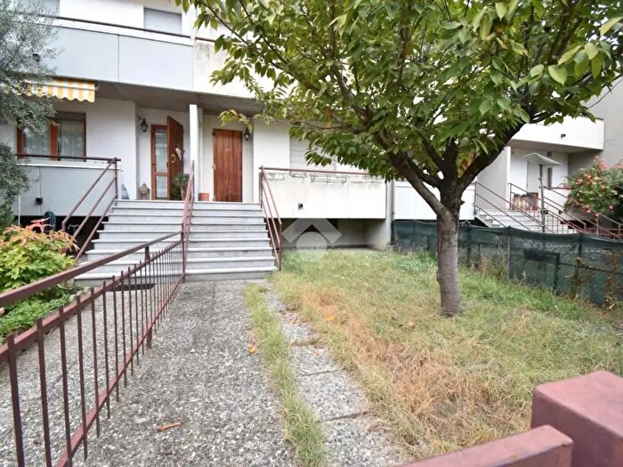 Appartamento quadrilocale in vendita in Str Montanara, Parma