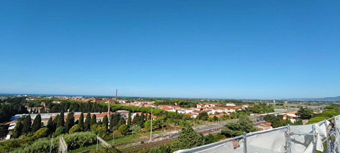 Appartamento con 6 locali in vendita in Cecina