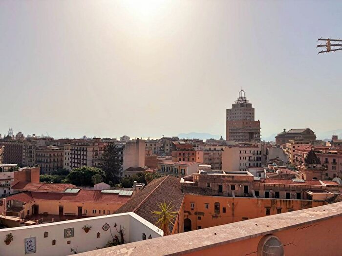 Casa bilocale in affitto in Piazza Giovanni Amendola, Politeama Ruggiero Settimo, Palermo