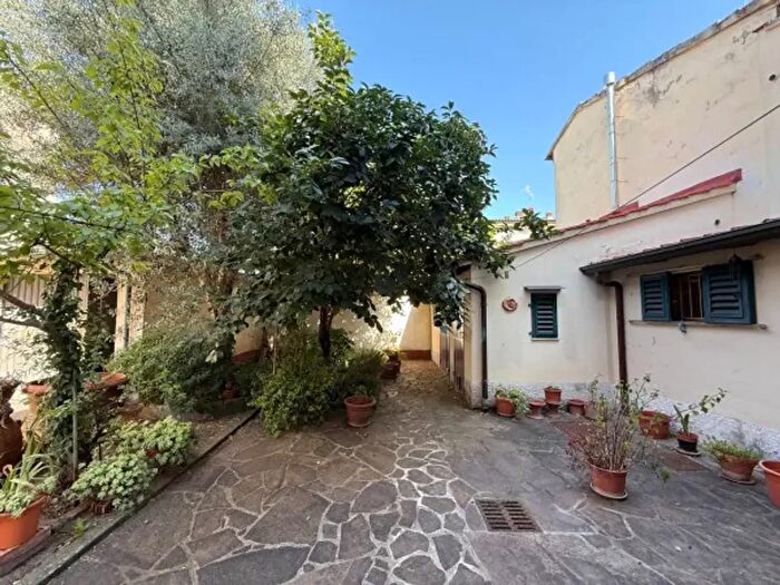 Casa con 6 locali in vendita in Via di Querceto, Sesto Fiorentino