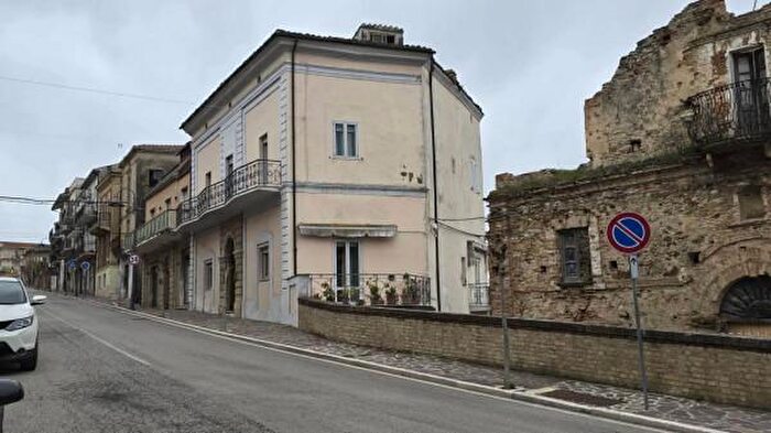 Casa con 6 locali in vendita in Corso Savoia, Arielli