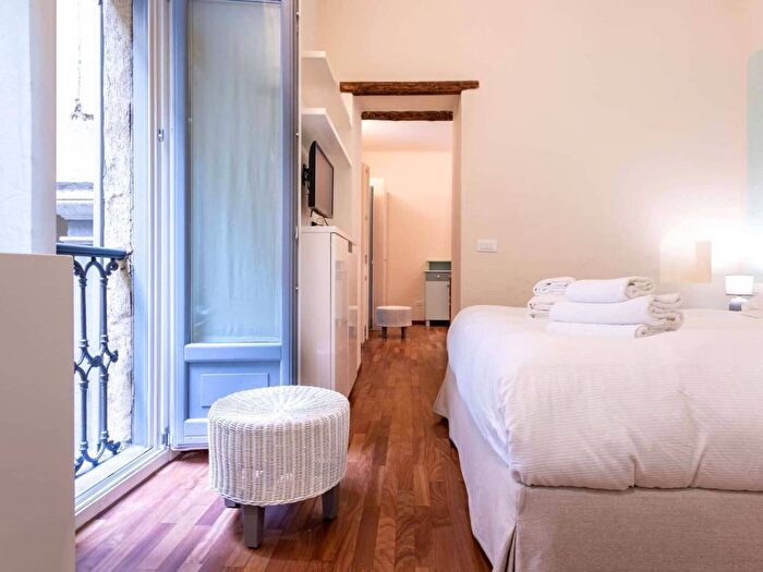 Appartamento monolocale in affitto in Via Pontaccio, Lanza, Milano