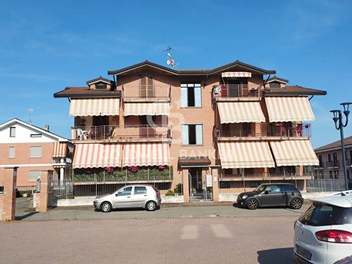 Appartamento trilocale in affitto in Via Piscina, Scalenghe