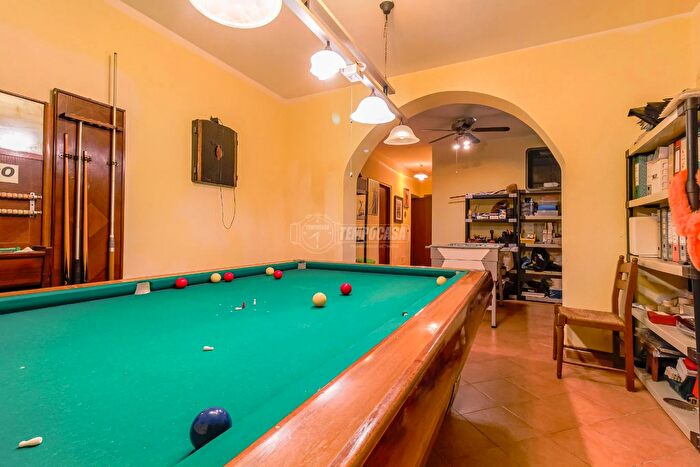 Appartamento con 9 locali in vendita in Papa Giovanni XXIII, Valsamoggia