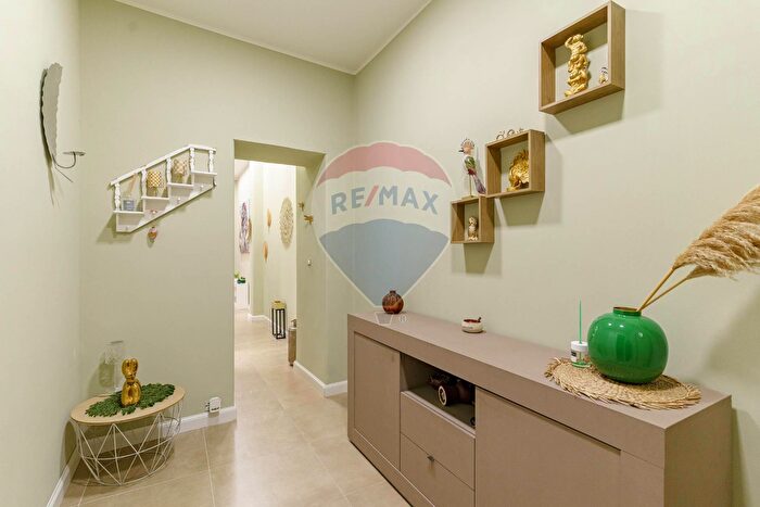 Appartamento con 6 locali in vendita in Via Gaetano Donizetti, Catania