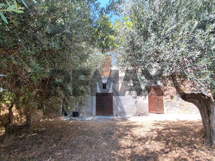 Casa trilocale in vendita in Via della Martella, Citta' Sant'Angelo