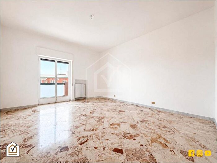 Appartamento trilocale in vendita in Viale Antonio Salandra, Picone, Bari
