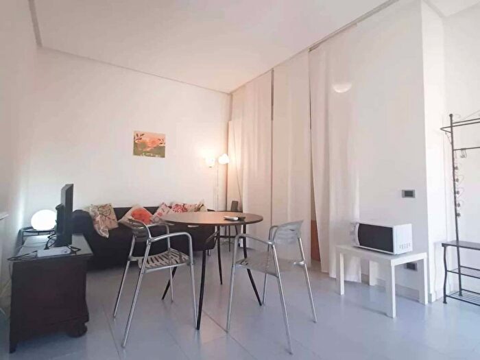 Appartamento in affitto in Via Federico Confalonieri, Isola, Milano