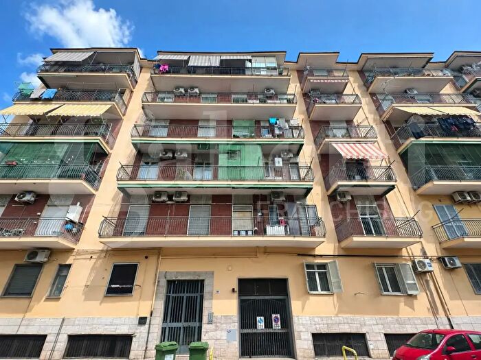 Appartamento quadrilocale in vendita in Via Barletta, Arzano