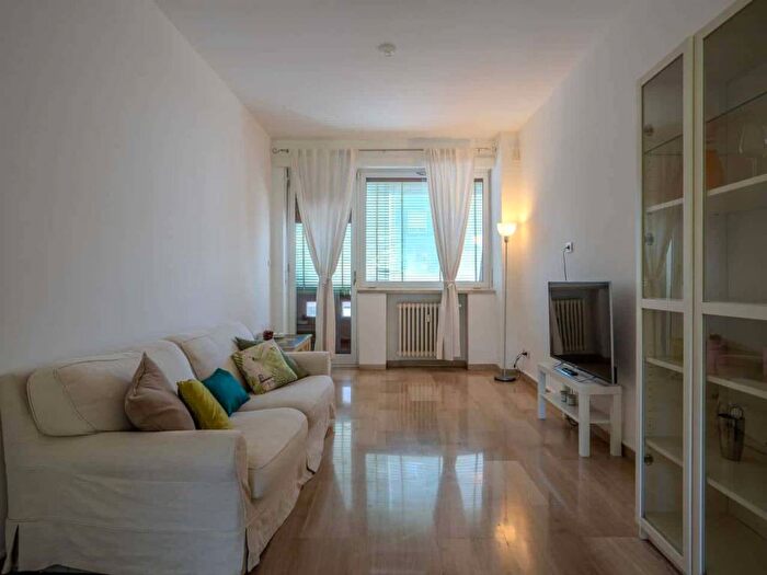 Appartamento trilocale in affitto in Via Bergamo, Montenero, Milano