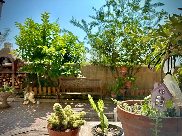 Appartamento con 5 locali in vendita in Via Ferrarese, Bologna