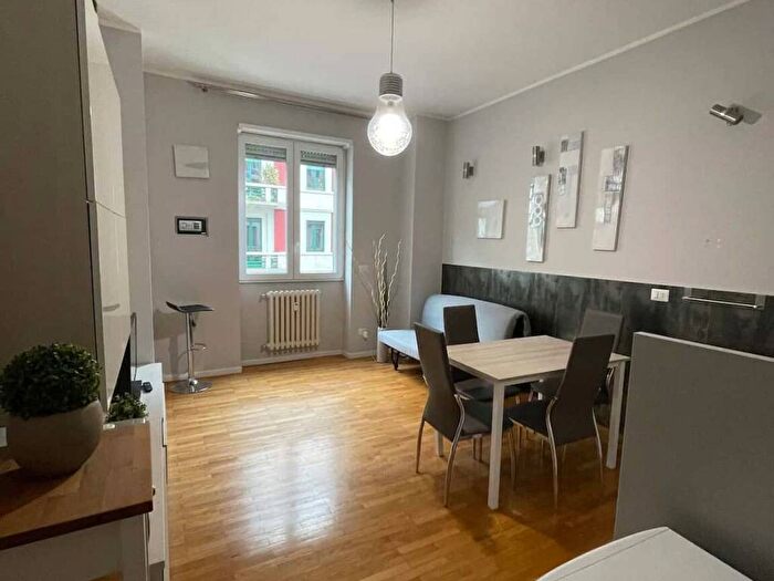 Appartamento bilocale in affitto in Via Domenico Scarlatti, Centrale, Milano