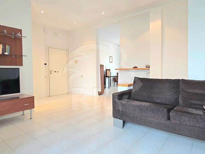 Appartamento con 5 locali in vendita in Via Cellini, Bologna