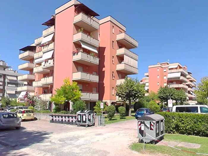 Appartamento bilocale in vendita in Viale Caravaggio, Ravenna