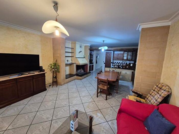 Casa con 6 locali in vendita in Via Cesare Battisti, Melendugno