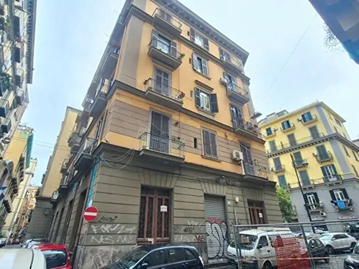 Appartamento quadrilocale in vendita in Piazzetta Arcangelo Scacchi, Napoli