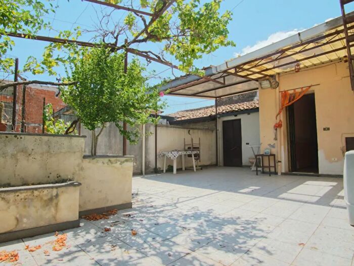 Casa quadrilocale in vendita in Via Borgo, Piedimonte Etneo