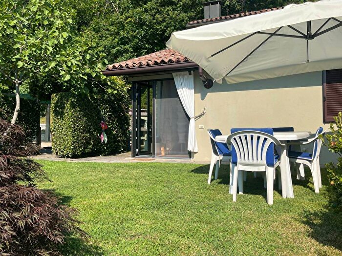 Appartamento con 5 locali in affitto in Viale Libertà, Fornetto Vigane, Angera