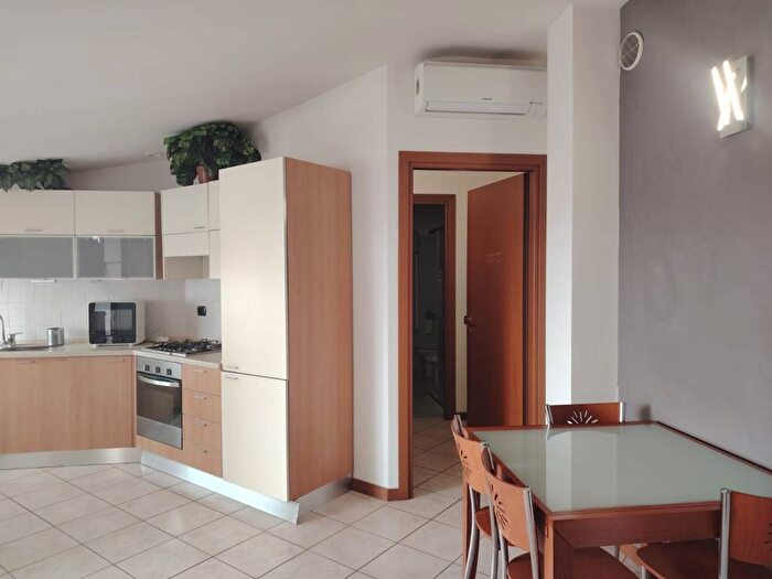 Appartamento bilocale in affitto in Via San Francesco dAssisi, Busnago