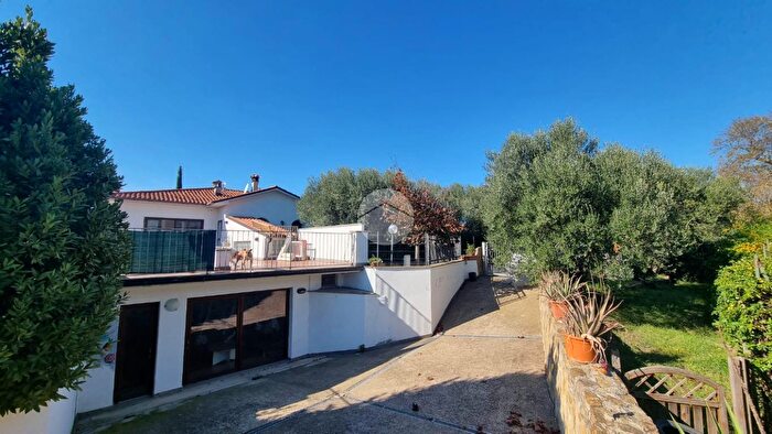 Casa con 5 locali in vendita in Strada Tuscanese, Viterbo