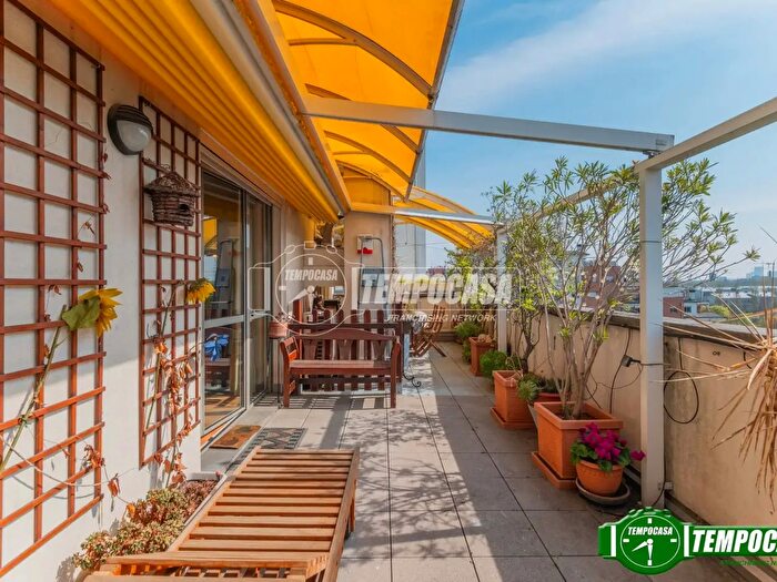 Appartamento quadrilocale in vendita in Via Carlo Perini, Milano