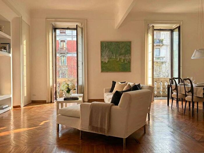 Appartamento trilocale in affitto in Corso Ventidue Marzo, Plebisciti Susa, Milano