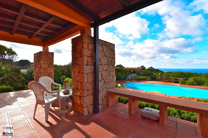 Casa trilocale in vendita in Via LI Streghi Snc, Trinità dAgultu e Vignola