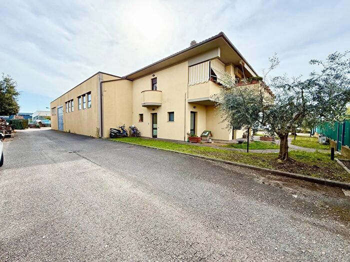 Appartamento con 6 locali in vendita in Via Siria, Grosseto