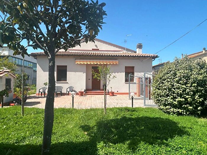Casa con 5 locali in vendita in Località Pineta, Castiglione Del Lago