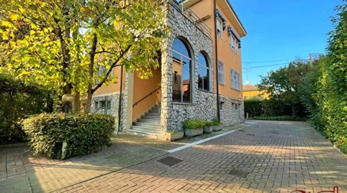 Casa con 12 locali in vendita in Viale della Resistenza Centro Finale Emilia Modena, Finale Emilia